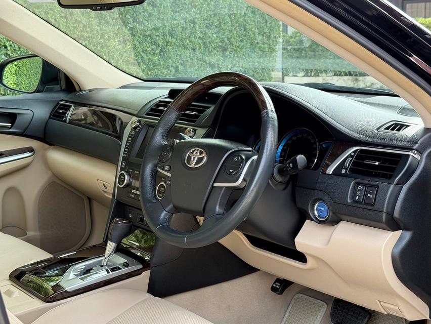 2014 TOYOTA CAMRY HV PREMIUM รุ่น TOP รถมือเดียว วิ่งน้อย ไม่เคยมีอุบัติเหตุ เปลี่ยนแบต HYBRID แล้วครับ 10