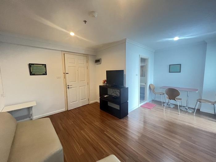 เช่าถูก 10,000 บาท ** 1 ห้องนอน ** รหัส 060049 ** ลุมพินี สวีท ปิ่นเกล้า ** ติดรถไฟฟ้า บางยี่ขัน ** 088-398-3835 MR.BOAT 4