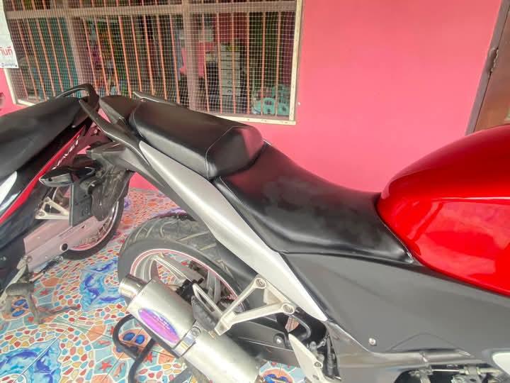 Honda CBR สีแดง เทา 8