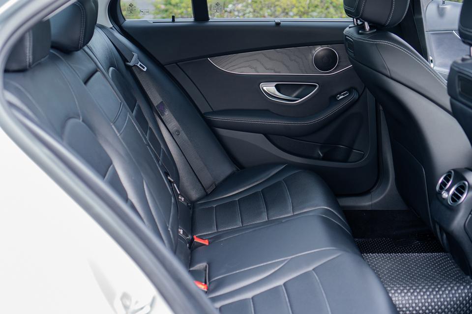 Mercedes-Benz C350e W205 ปี 2018 รูปที่ 13