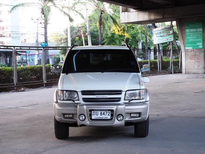 Isuzu Trooper V6 2