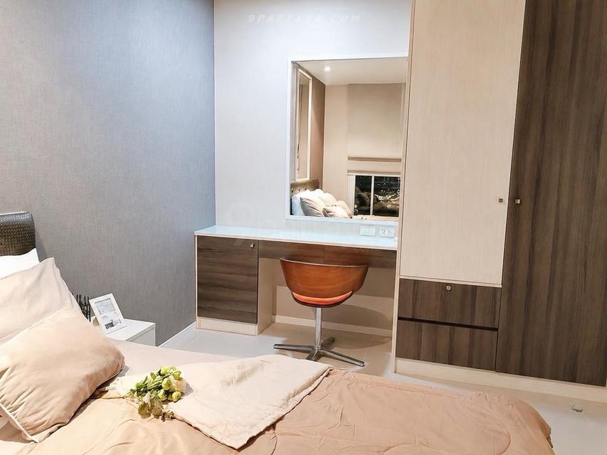 For Sale — Corner Sea View Condo at Lumpini Park Beach JomtienCorner condo for sale at Lumpini Park Beach Jomtien with 180-degree sea view. 11