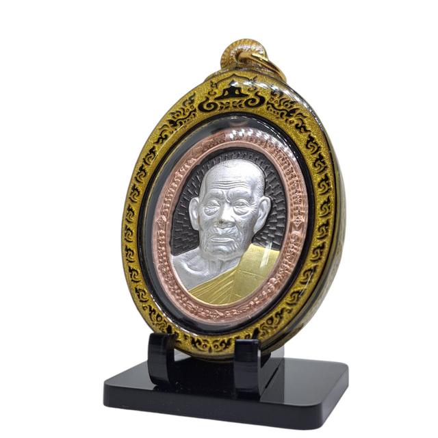 หลวงพ่อพัฒน์ รุ่นรวย 100 ปี เลี่ยมกันน้ำ รูปที่ 4