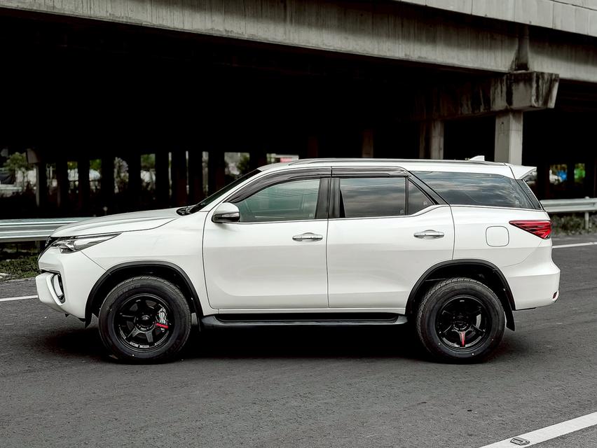 ฟรีดาวน์ FORTUNE 2.8 ขับ4 ตัวท็อป รถมือเดียว รูปย่อยที่ 3