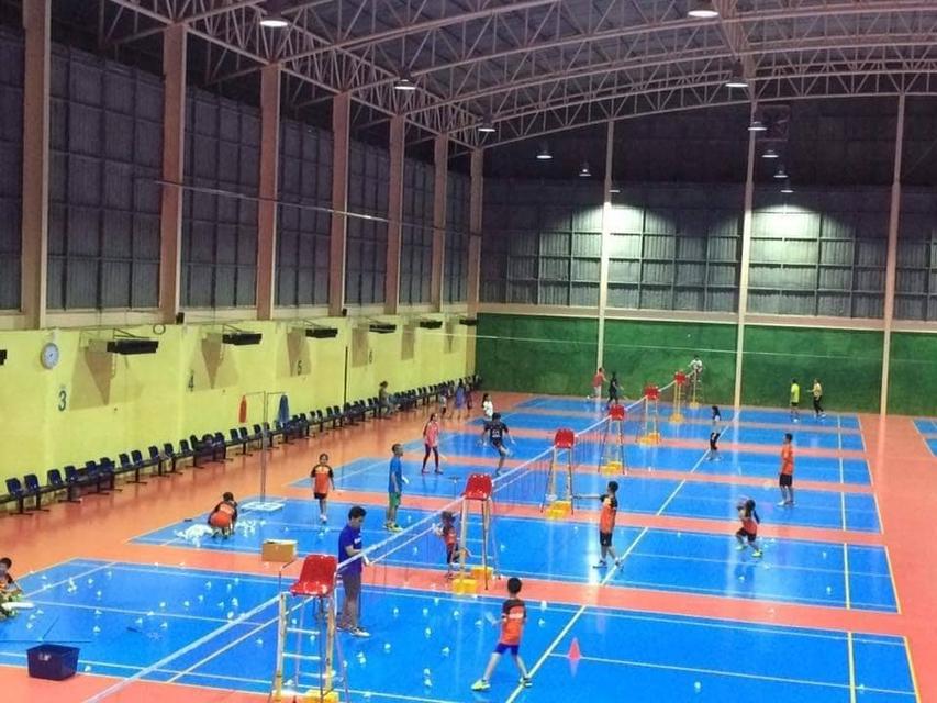 S.W.คอร์ท สนามแบดมินตัน คอร์ทติดแอร์ และพัดลม 6