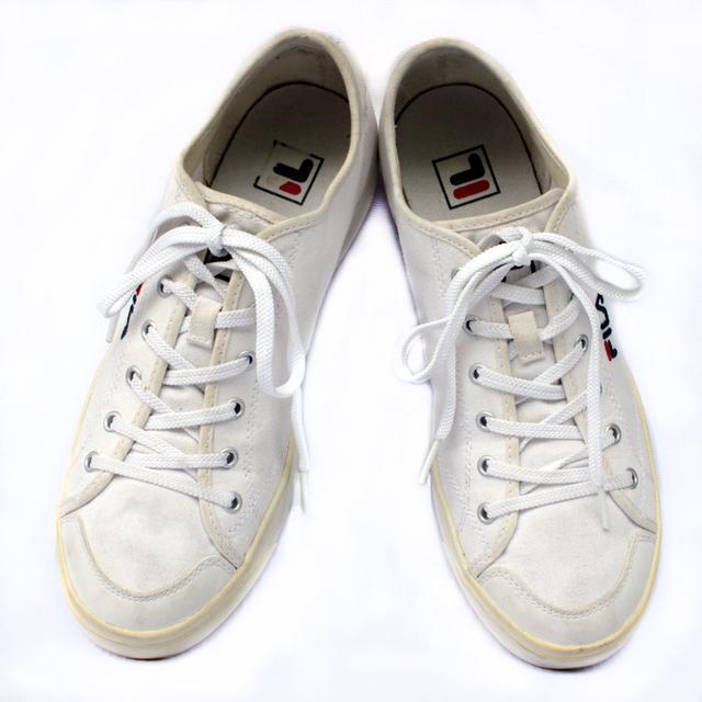 FILA รองเท้าผ้าใบมือสอง สีขาว สภาพสวย จัดส่งฟรี!!! เก็บปลายทาง