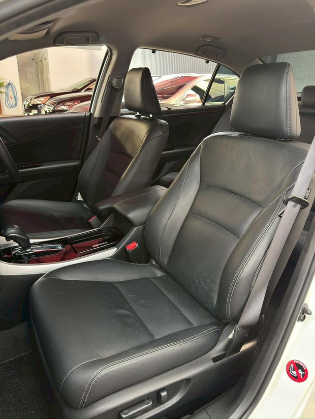 HONDA ACCORD 2.0 EL ปี 2017 รูปที่ 11