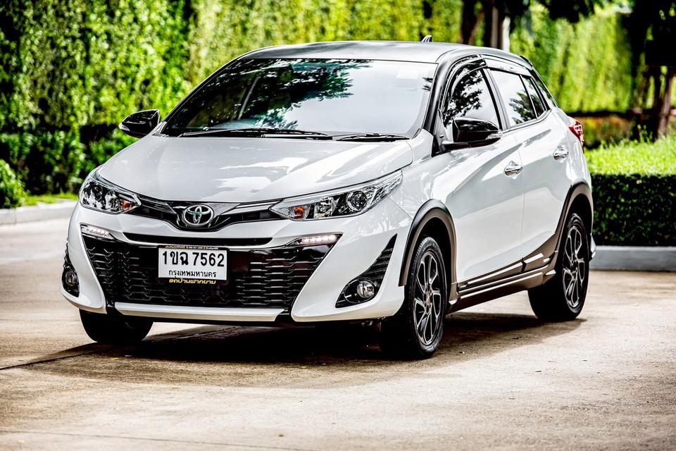 Toyota Yaris Cross 1.2 ปี 2020 สีขาว มือเดียวป้ายแดง สภาพใหม่มากๆ 