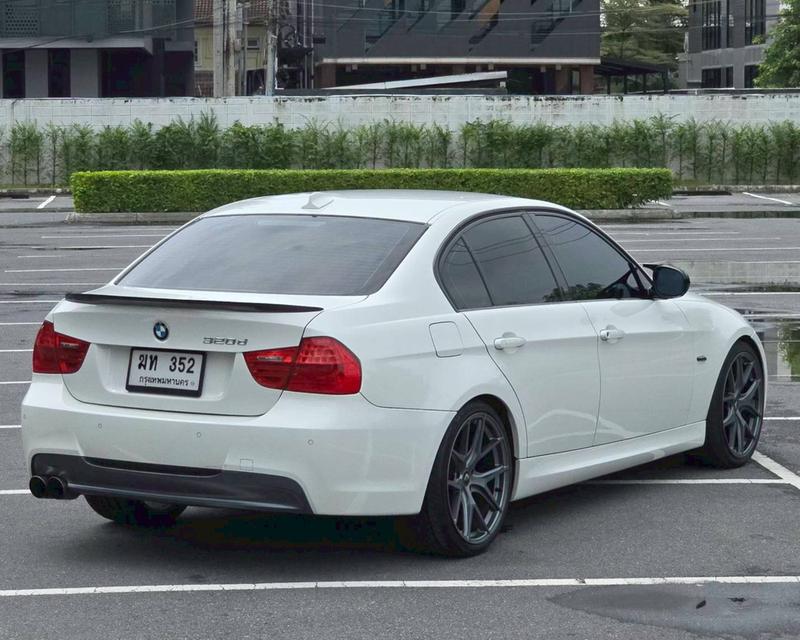 BMW 320D M Sport ดีเซล (E90) ปี 2010 LCI สีขาว 5