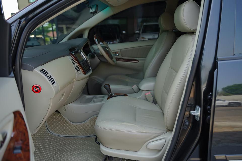 2012 TOYOTA INNOVA 2.0V 8