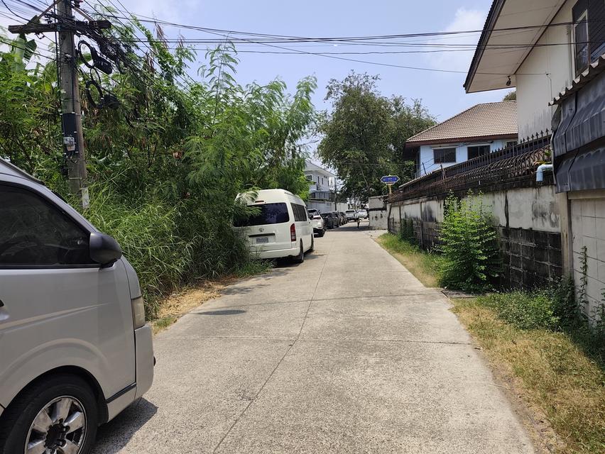 ขายที่ดินแปลงสวย 204 ตรว. ติดถนน 2ด้าน ซอยอภิชาติ6 และซอยอภิชาติ8 อยู่ในซอยสุขุมวิท 115 ตำบลเทพารักษ์ อำเภอเมือง จังหวัดสมุทรปราการ 7