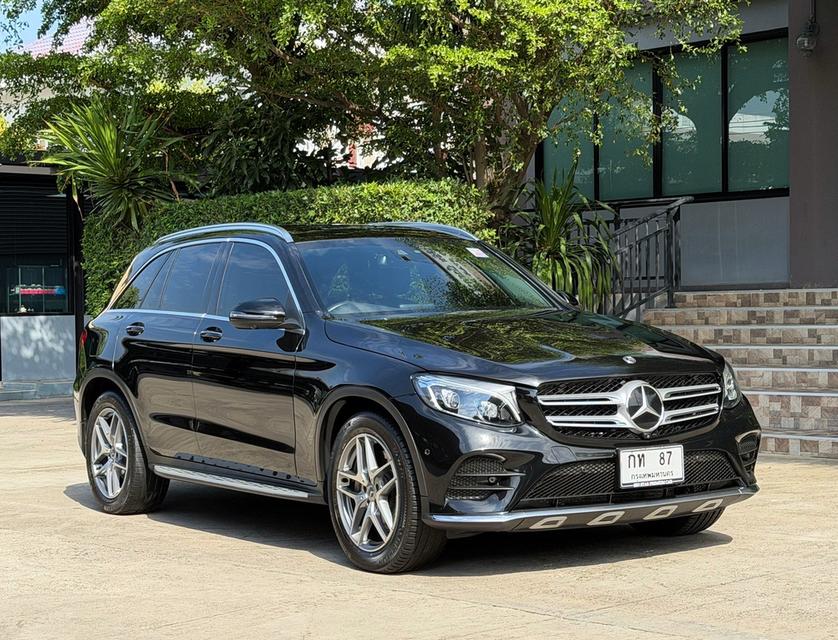 2019 BENZ GLC250D AMG รถมือเดียวออกป้ายแดง วิ่งน้อย เข้าศูนย์ทุกระยะ รถไม่เคยมีอุบัติเหตุครับ