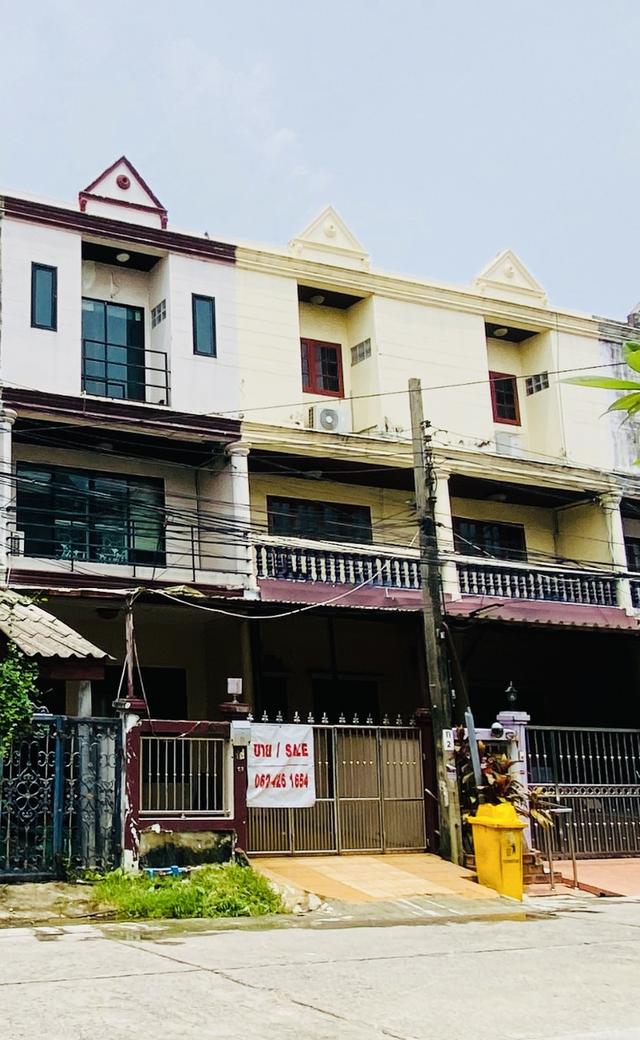 ขายทาวน์เฮาส์3 ชั้น ถนน สุขุมวิท 77 ( อ่อนนุช25) 11