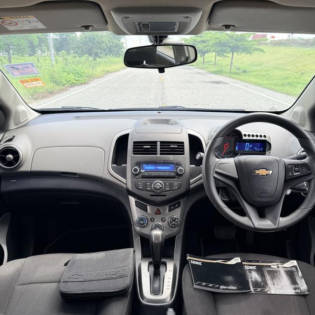 CHEVROLET SONIC LT AUTO 2015 ❇️น็อตไม่ขยับ ไม่เคยชน ไม่เคยแก็ส ✅ภายในสะอาด ไมล์แท้9หมื่นโล ❇️ประหยัดน้ำมัน มีรับประกันรถ รูปที่ 10