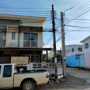 ให้เช่าทาวเฮ้าส์  THE CONNECT สุขสวัสดิ์ 26  3 นอน 2 น้ำ 2 ชั้น 3 ที่จอดรถ 10,000 บาท ติดต่อ 0868829426 1