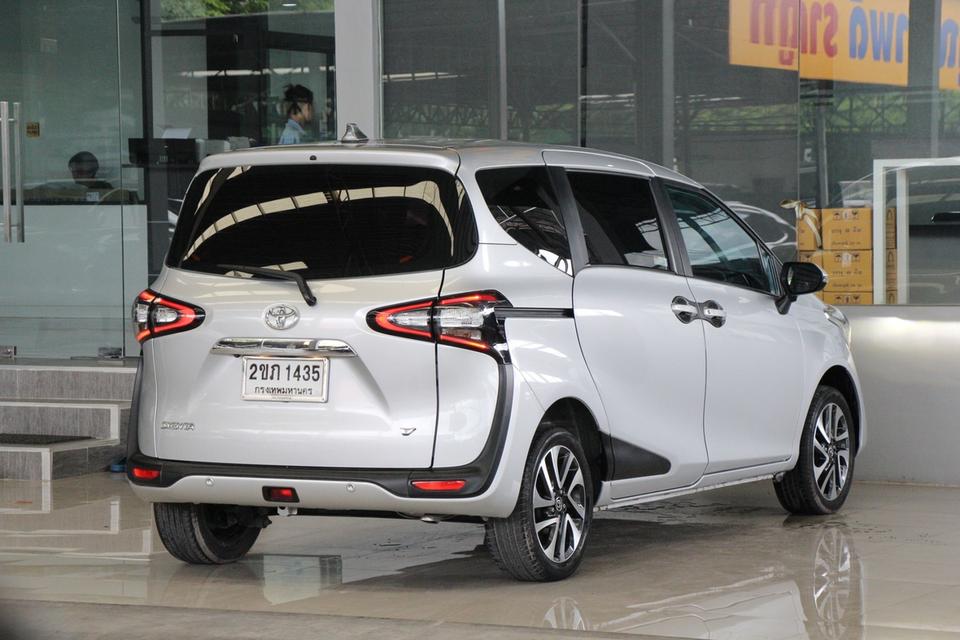 รหัสรถ TKG1435 TOYOTA SIENTA 1.5 V ปี 2022 2