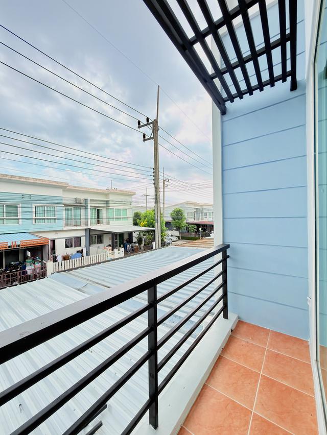 หมู่บ้านโนโววิลล์ ซ.12B (ซอยสุดท้าย) โทรสอบถามราคา 15
