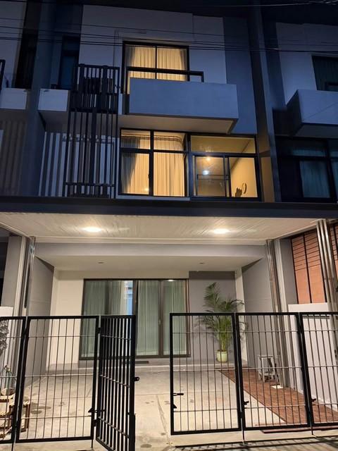 P697 ให้เช่าทาวน์โฮม 3 ชั้น โครงการ เพล็กซ์ เรสซิเดนซ์ นวมินทร์ 111 1