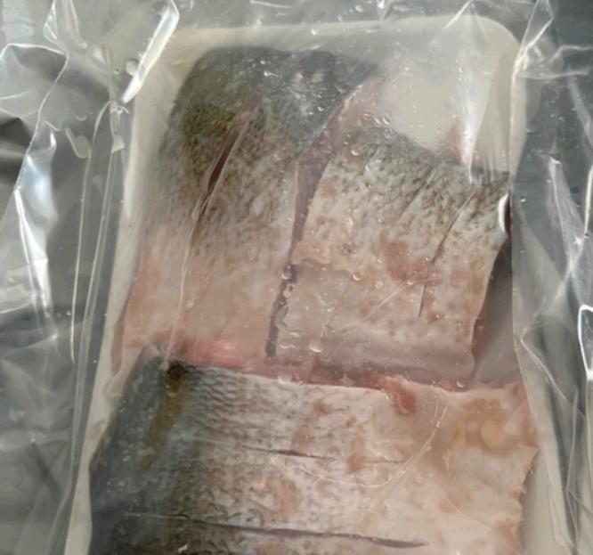 ปลาส้ม ปลาตะเพียน ปลานิล ปลาจีน ปลาสวาย ปลายี่สก หางปลาส้ม ขนาดประมาณ 165-380 กรัม X 1 แพค (จัดส่งพร้อมถุงเจล Icepack) 3