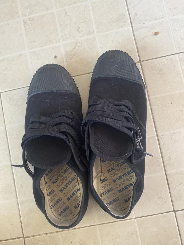 รองเท้านักเรียนสมัยสุโขทัย