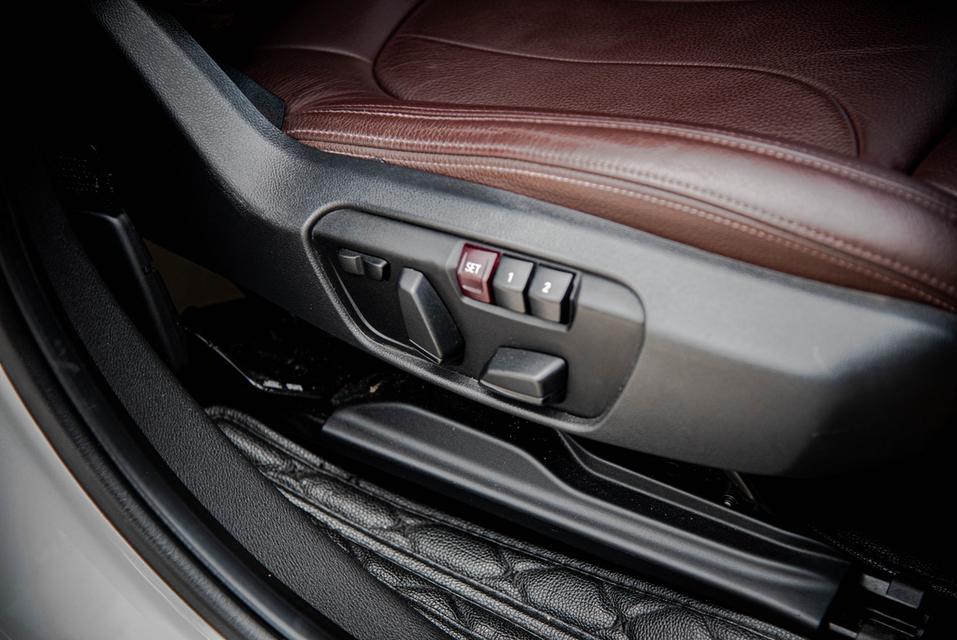 (แจ้งรหัสรถ CBL5721) BMW X1 sDrive18d M Sport 2.0 F48 AT 2017 รูปที่ 16