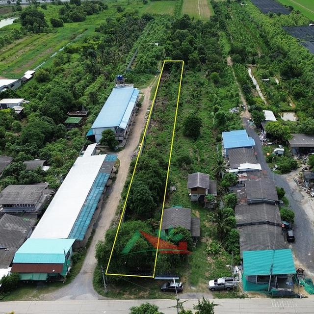ขายที่ดินพร้อมสิ่งปลูกสร้าง ขนาด5ไร่ หน้ากว้าง25เมตร ด้านหน้าติดคลอง3 คลองหลวง 2