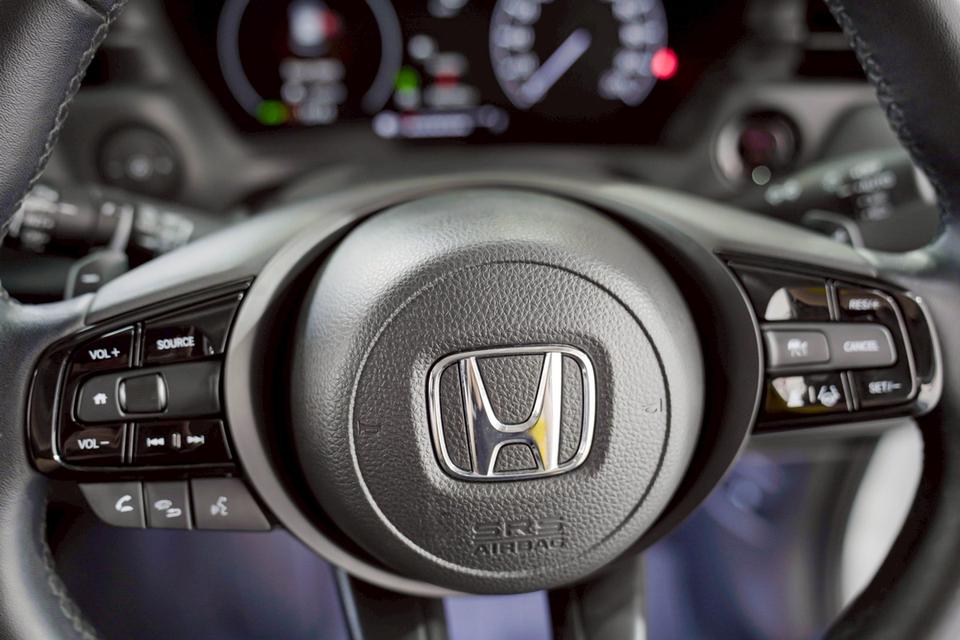 HONDA HR-V 1.5 E e:HEV AT (ปี 2024)ทะเบียน: ขท 8319 (สุราษฎร์ธานี) สี: ขาวเครื่องยนต์: เบนซิน + ไฟฟ้า 1500ccเลขไมล์ปัจจุบัน: 52,xxx กม. รูปที่ 11