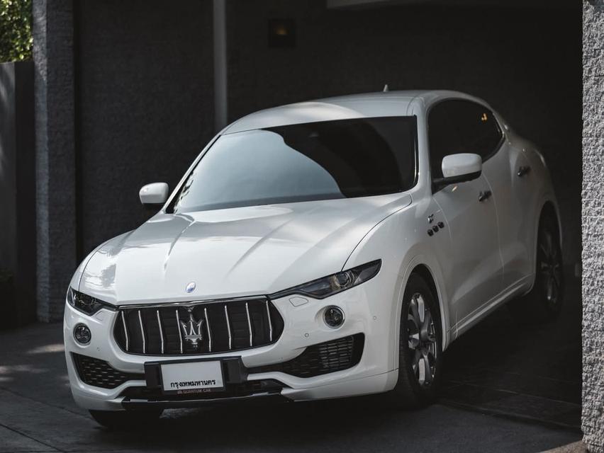 Maserati Levante Q4 Diesel 2018 สีขาว รถสวยไมล์น้อย