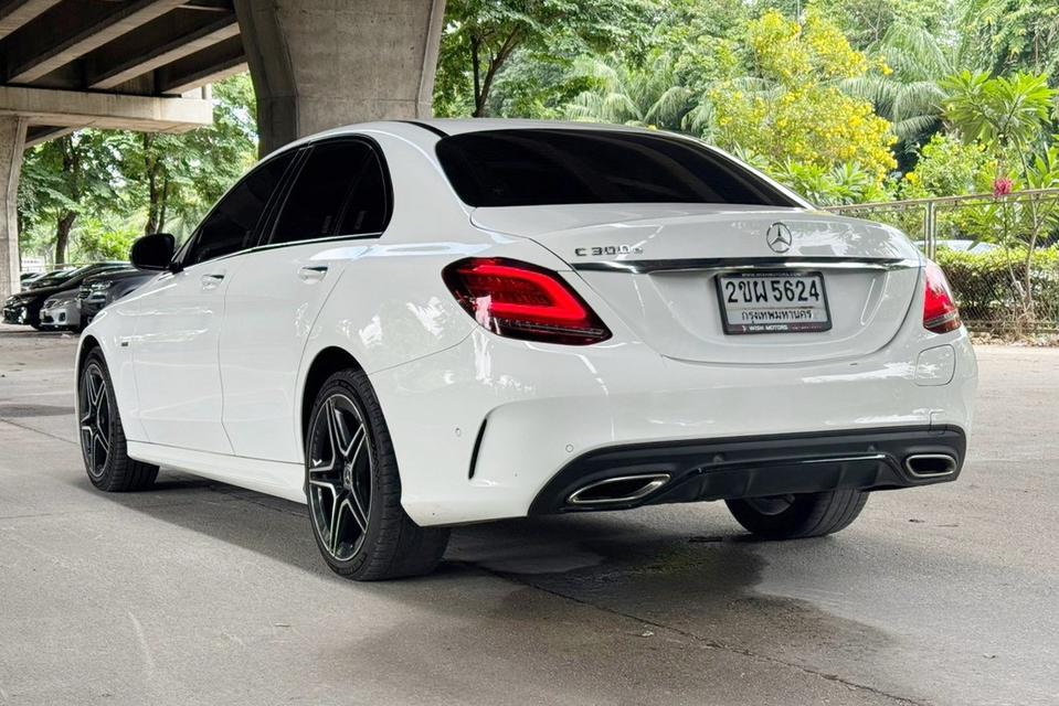 🚗 2022 Mercedes-Benz C300e AMG Dynamic AT รูปที่ 7