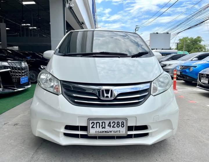 HONDA FREED ปี 2013