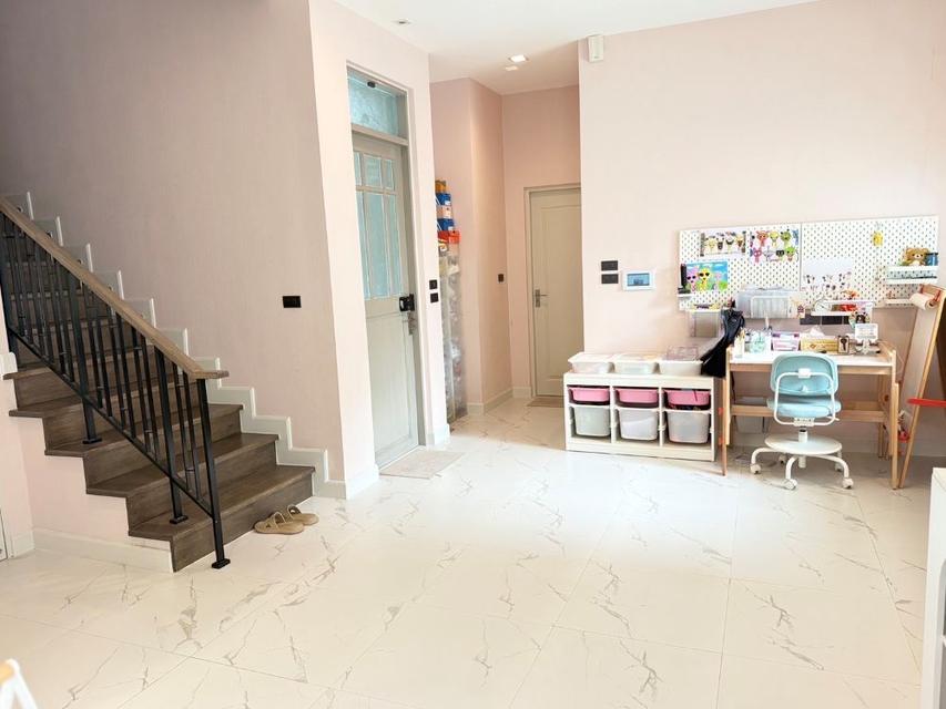 ขายบ้านเดี่ยว 2 ชั้น บางกอกบูเลอวาร์ด พระราม 5 หันหน้าทิศใต้ ใกล้โรงเรียนเด่นหล้า 5
