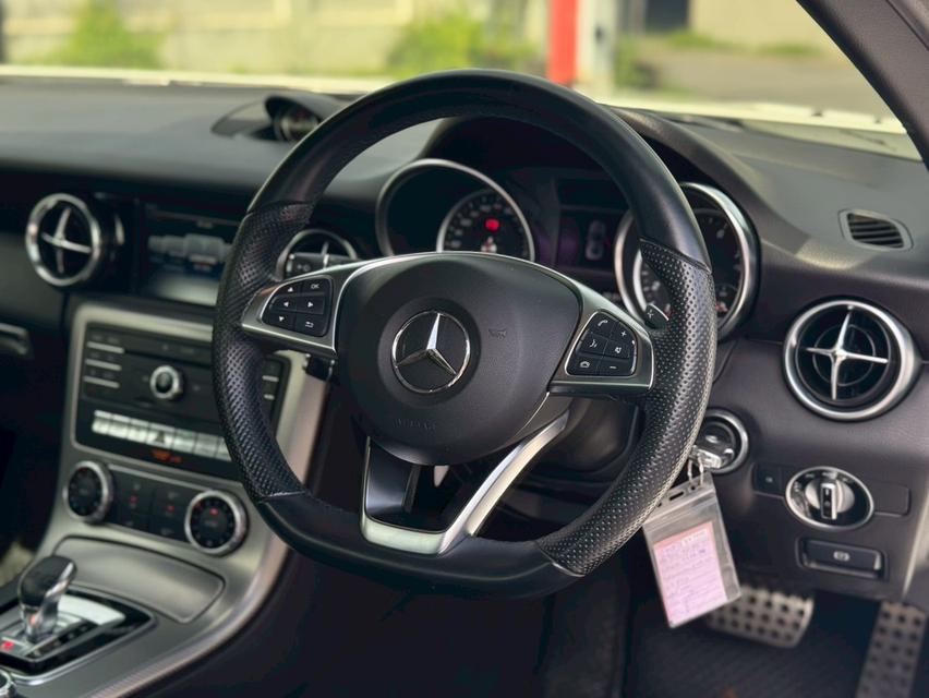 ปี 2017  Mercedes Benz SLC300 AMG Roadster  16