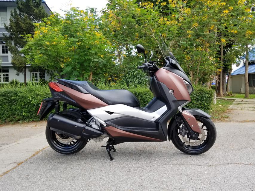 Yamaha New X Max 300 สี น้ำตาล ดำ เทา 3