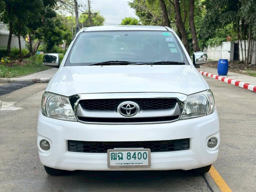 TOYOTA HILUX VIGO 2.7 VVT-i Open Cab เกียร์ M/T สีขาว ปี 2011