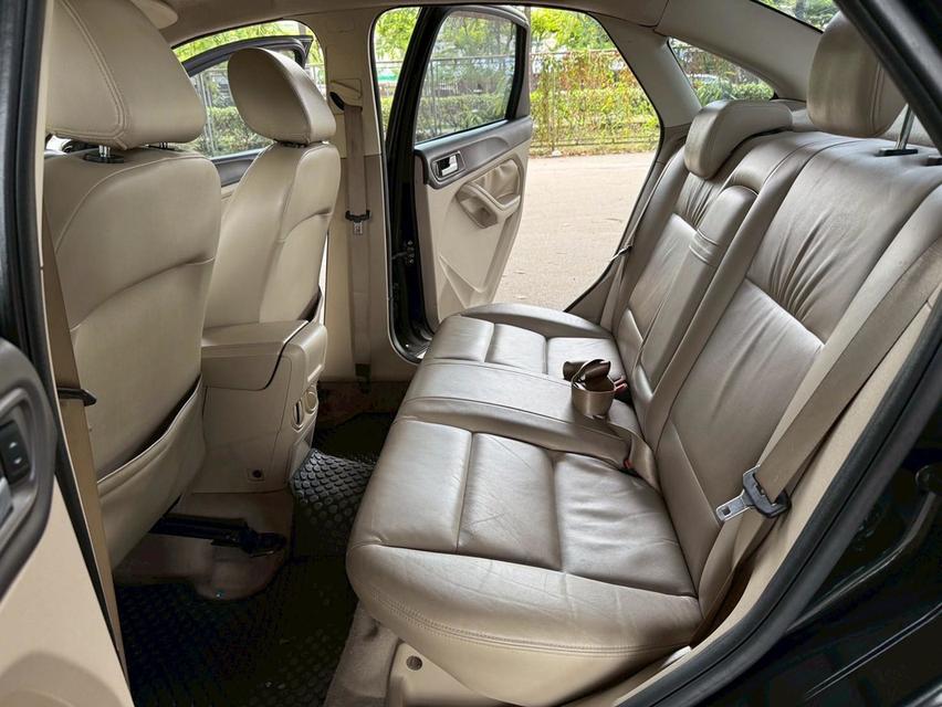 Ford Focus 1.8 Finesse Sedan AT ปี 2011 12