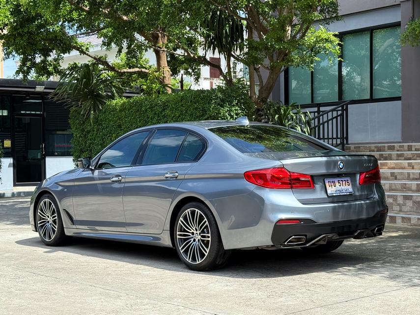 2018 BMW 530I MSPORT ( RARE ITEM ) รถมือเดียว สภาพป้ายแดง วิ่งน้อยเพียง 72,000 กม ไม่เคยมีอุบัติเหตุครับ
