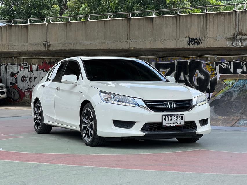 ขายรถ Honda Accord Hybrid 2.0 Tech Sunroof ปี 2015 สีขาว เกียร์ออโต้