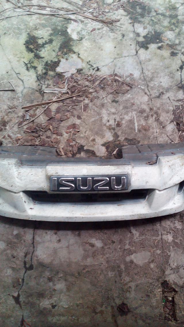 กระจังหน้า dmax
