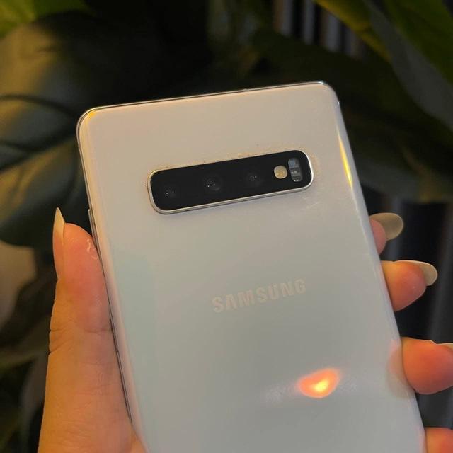 ปล่อย Samsung Galaxy S10 Plus 4