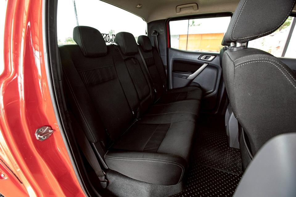 Ford Ranger 2.2 XLT Hi-Lander Double Cab ปี 2017 สีแดง มือเดียวป้ายแดง 12