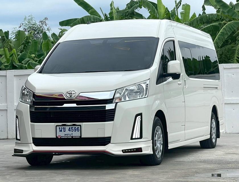 TOYOTA COMMUTER 2.8 2024  