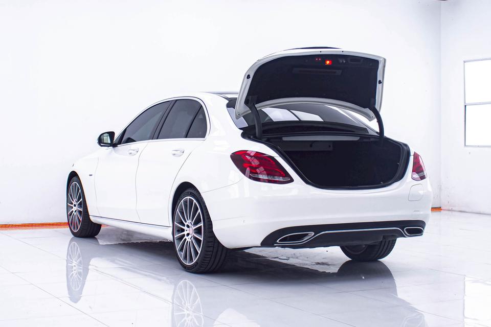 รหัสรถ 1D619 BENZ C350E 2.0 AMG 2018 15