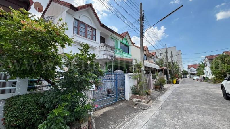 ทาวน์โฮม เกร็ดแก้วการ์เด้น 2 - ปากเกร็ด แปลงมุม ใกล้รถไฟฟ้าสายสีชมพู 13