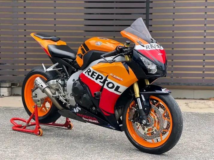 Honda CBR650 สีส้มสวยๆ