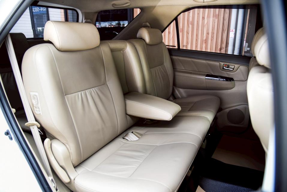 รหัสรถ CBL7553 TOYOTA FORTUNER 3.0 V AT 2012 11
