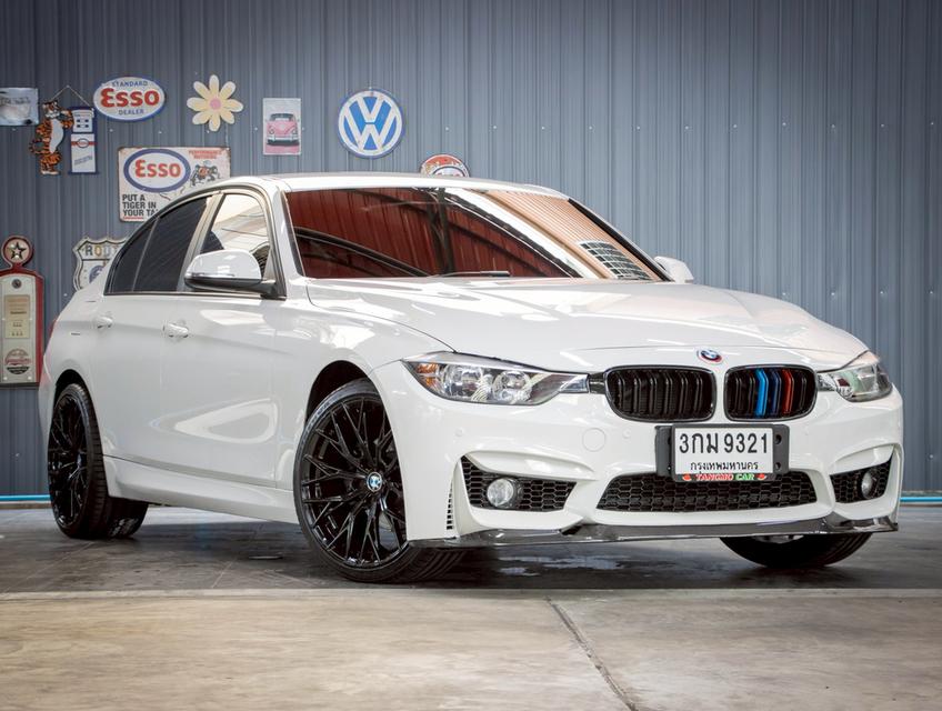 BMW 320i 2.0 F30 LUXURY ปี 2014 สีขาว 