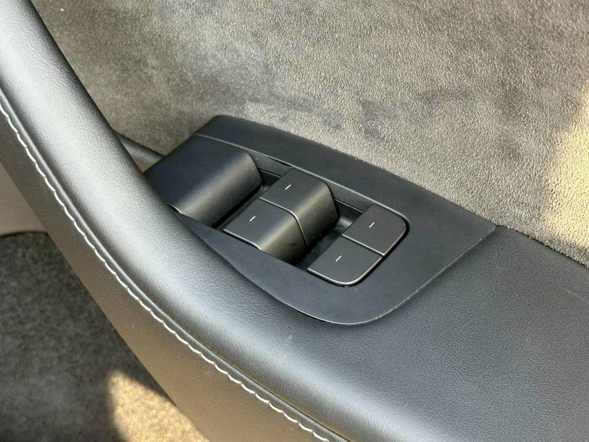 Tesla Model Y Performance ปี 2023 รูปที่ 15