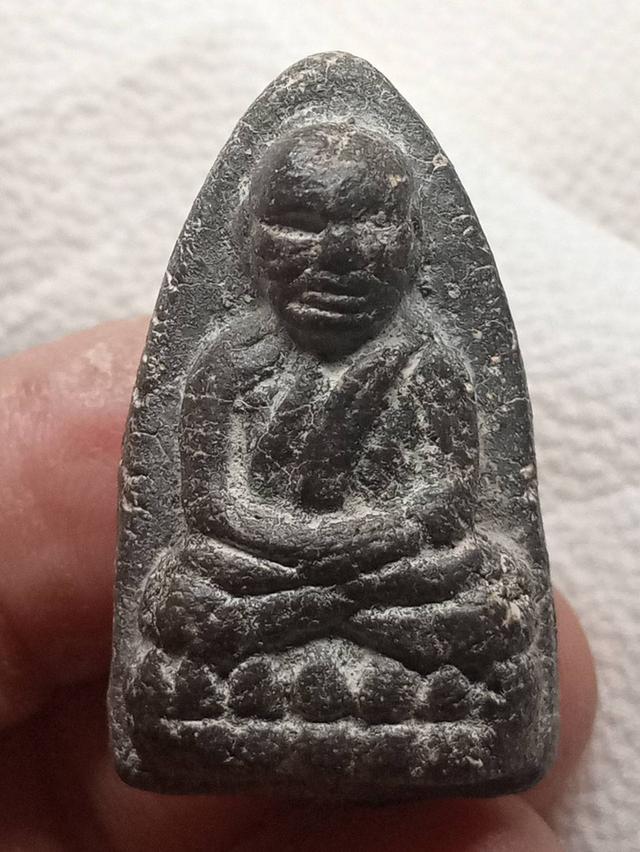 พระหลวงปู่ทวดเก่าเนื้อผงว่านค่ะ