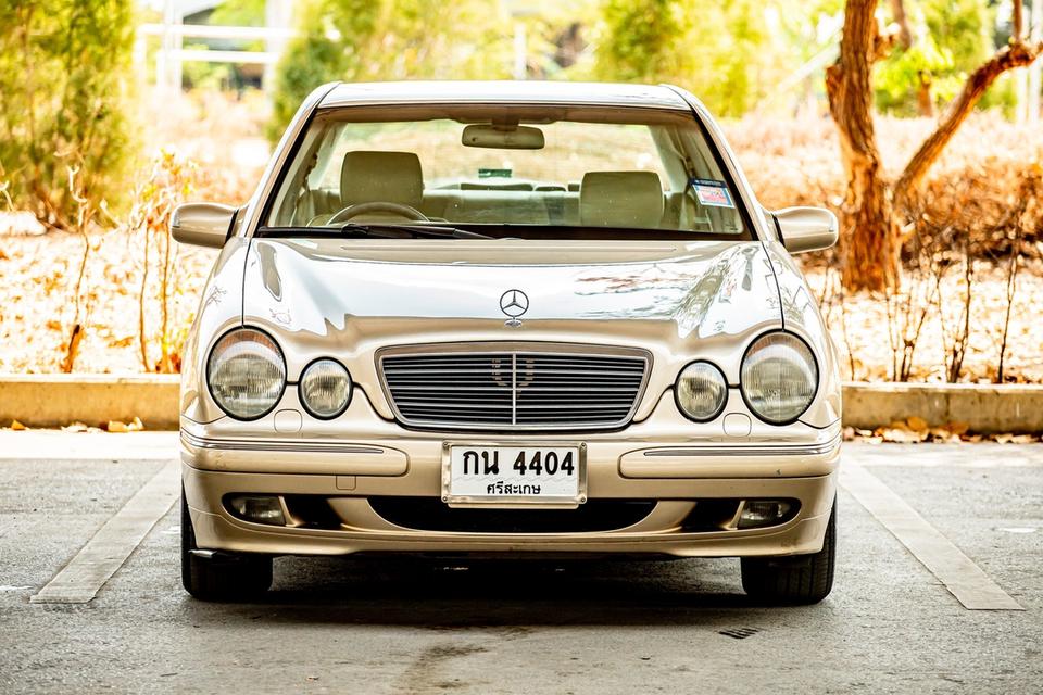 Benz E200 ปี 2001 สีบรอนซ์ทอง สวยสภาพดี  2