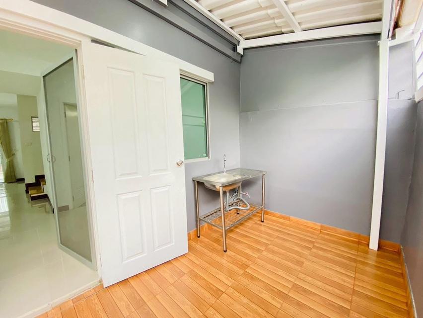 ทาวน์เฮ้าส์2ชั้นรีโนเวทพร้อมเข้าอยู่ 16